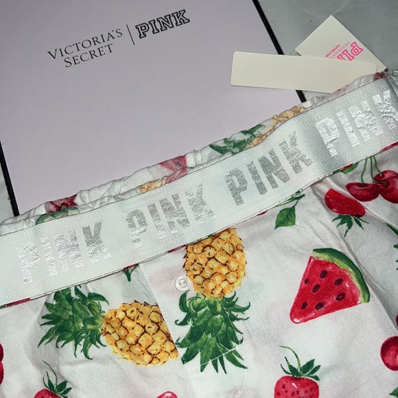 (XS) Victoria’s Secret Pajama Sleep Short - Picture 10 of 12